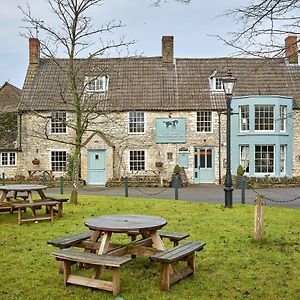 The Horse And Groom Inn